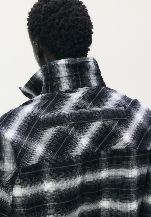 H&M - Glenn Martens H&M: Foiled flannel overshirt -  black/checked