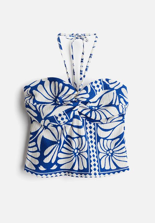 H&M - Short halterneck top - blue & white patterned