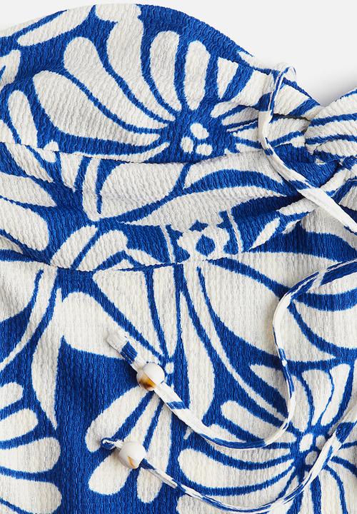 H&M - Short halterneck top - blue & white patterned