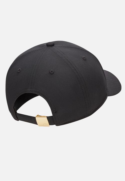 Nike - U Nk Df Club Cap S Cb Mtfut L Structured Metal Logo Cap - Black/Metallic Gold