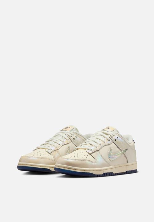 Nike - WMNS DUNK LOW