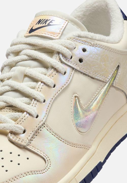 Nike - WMNS DUNK LOW