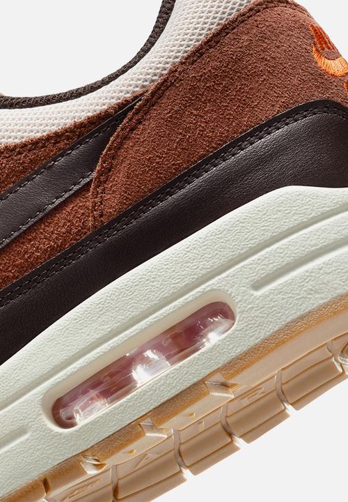 air max 1 snkrs day brown