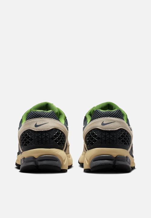 Nike - Zoom Vomero 5