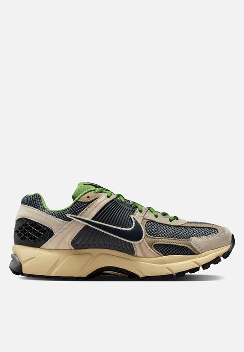 Nike - Zoom Vomero 5