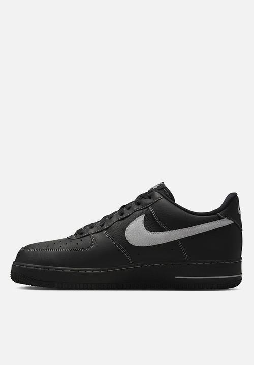 Nike - Air Force 1 '07 LV8