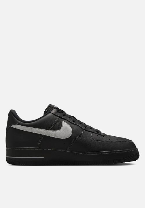 Nike - Air Force 1 '07 LV8
