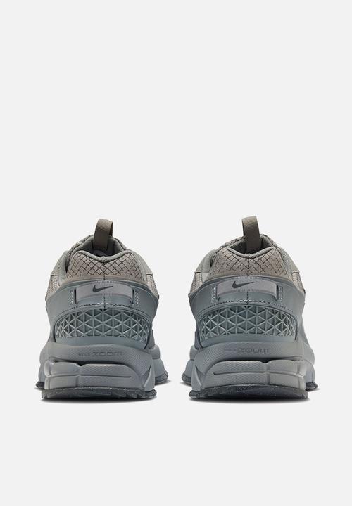 Nike - Zoom Vomero Roam