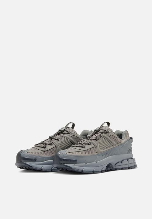 Nike - Zoom Vomero Roam