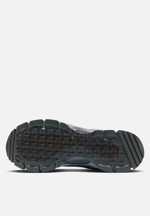 Nike - Zoom Vomero Roam