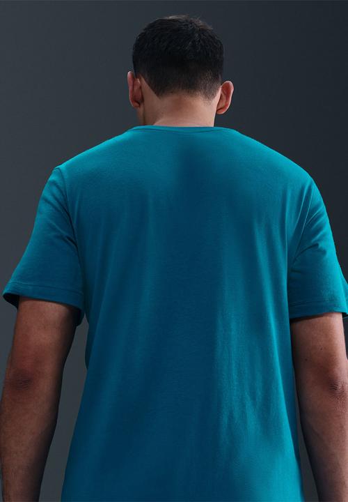 Nike - NSW  Swoosh  Dan Graphic Tee  - Green Abyss