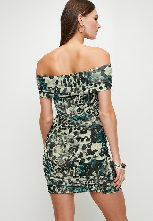 GUESS - Off Shoulder Verdiana Dress - Aquarelle Leopard Print