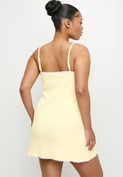 Cotton On - Plus 90 S Cami Nightie - Lemon Icing