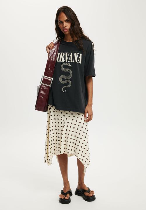 Cotton On - The lcn music premium boxy graphic tee - lcn nirvana snake/washed black