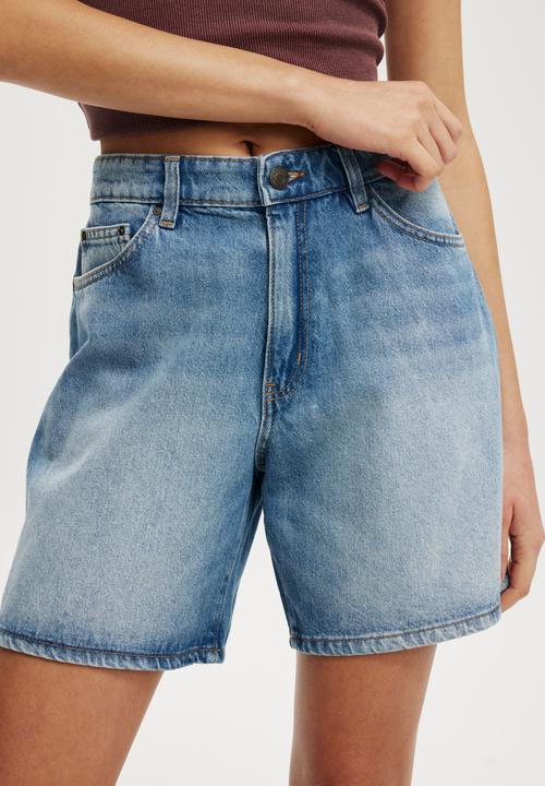 Cotton On - Relaxed Denim Short - Y2K Tint Blue