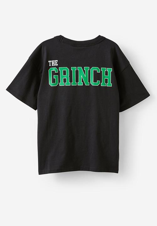 Cotton On - Licensed drop shoulder short sleeve tee - lcn drs black/the grinch whoville christmas