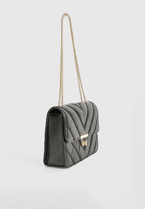 boohoo - Quilted faux leather crossbody chain bag - black