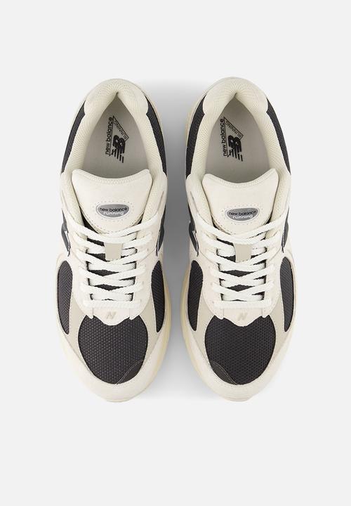 New Balance  - U2002R v1