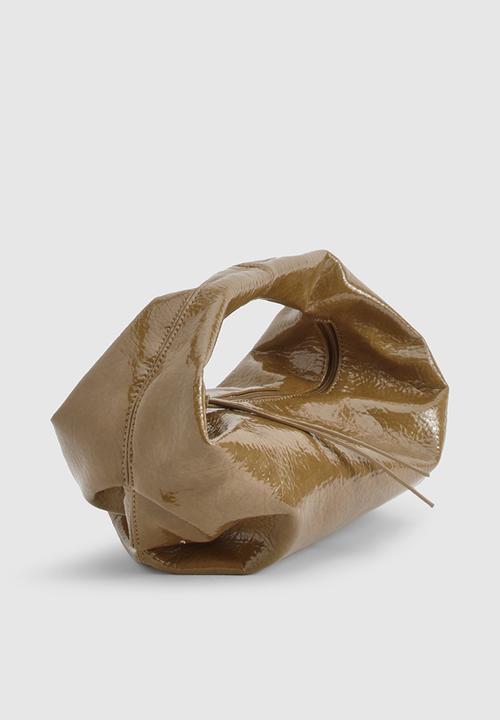 boohoo - Textured patent slouchy grab bag - tan