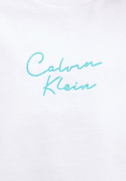 Calvin Klein - Cropped boxy chain stitch logo tee - brilliant white