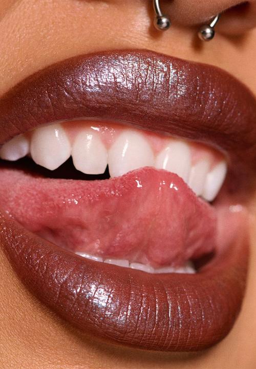 MAC - DAZZLE Lips Crayon  - Cosmic Plum