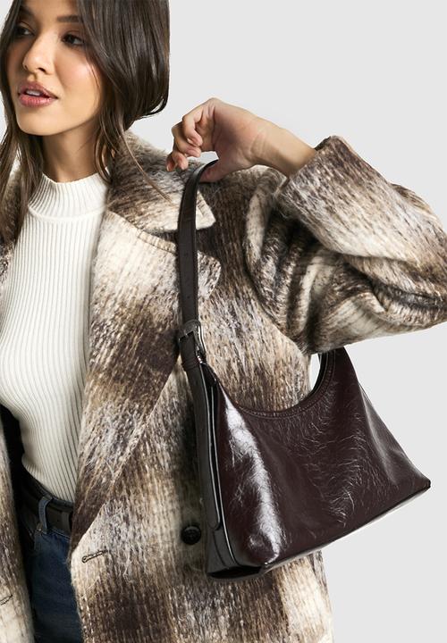 boohoo - Western buckle patent pu shoulder bag - chocolate
