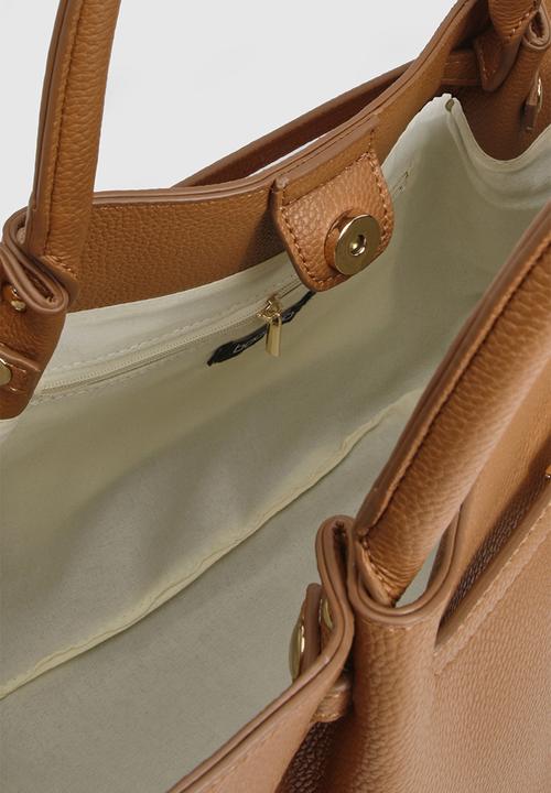 boohoo - Clasp detail textured pu tote bag - tan