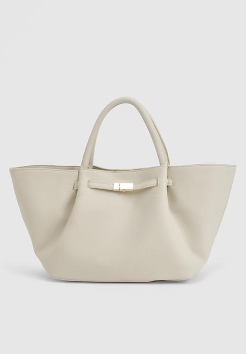 boohoo - Clasp detail textured pu tote bag - cream