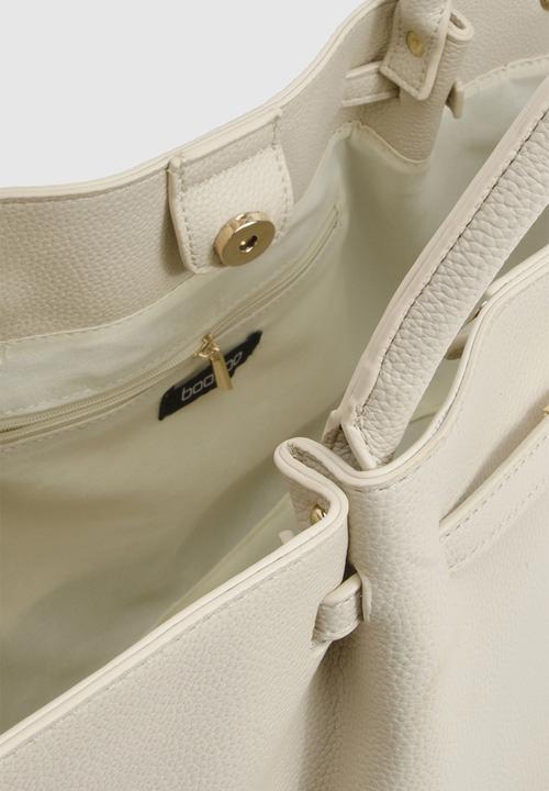 boohoo - Clasp detail textured pu tote bag - cream
