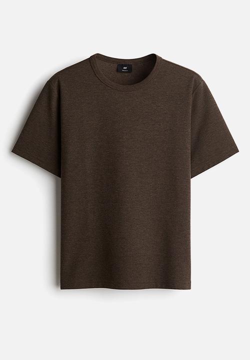 H&M - Regular fit waffled T-shirt - dark brown