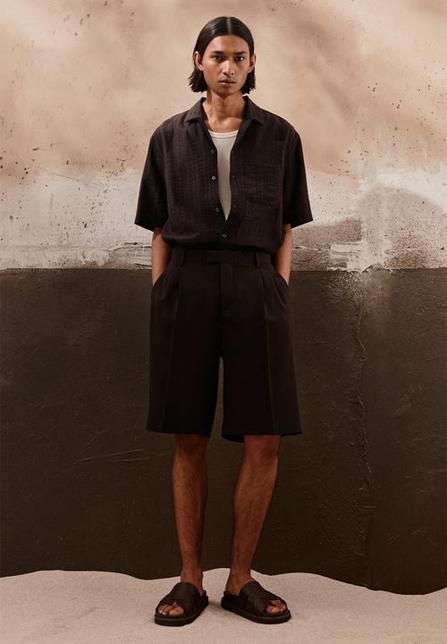 H&M - Regular fit textured resort shirt - dark brown