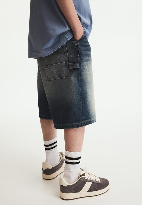 H&M - Denim carpenter shorts - dark denim blue