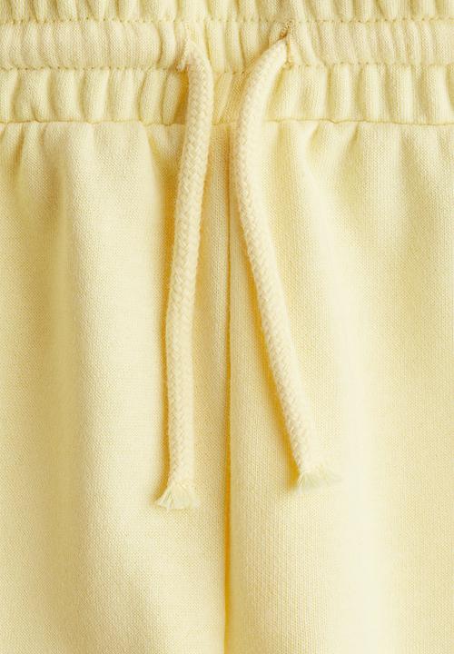 H&M - Sweatshirt shorts - light yellow