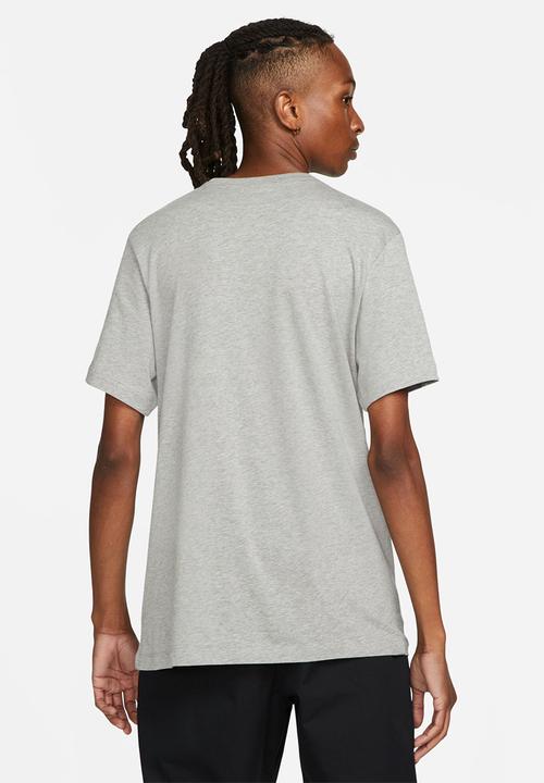 Nike - NSW Embroidered Swoosh FS Tee - Grey Heather/Wht
