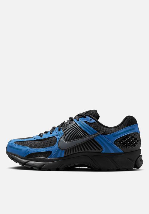 Nike - Zoom Vomero 5 SE