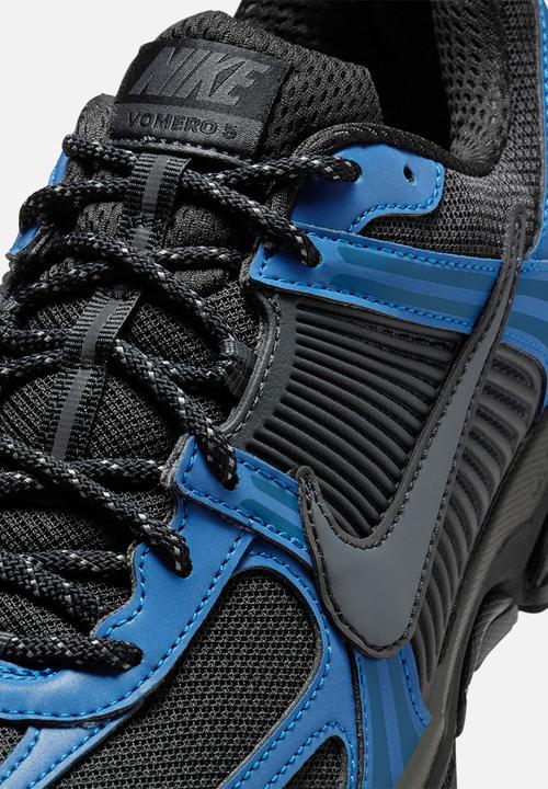 Nike - Zoom Vomero 5 SE