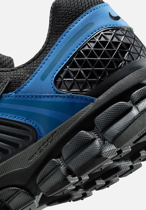 Nike - Zoom Vomero 5 SE