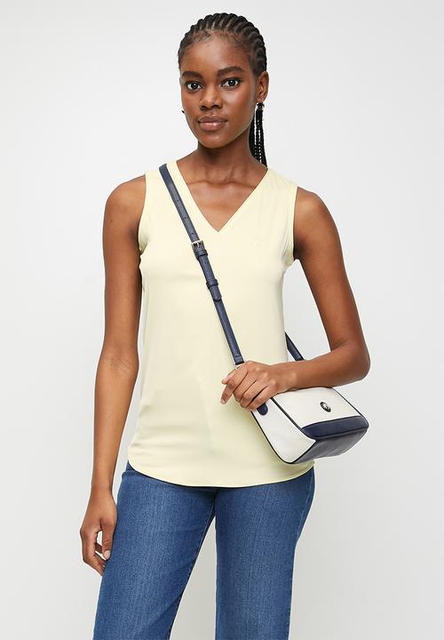 POLO - Isla s/l V-Neck Blouse - Soft Yellow