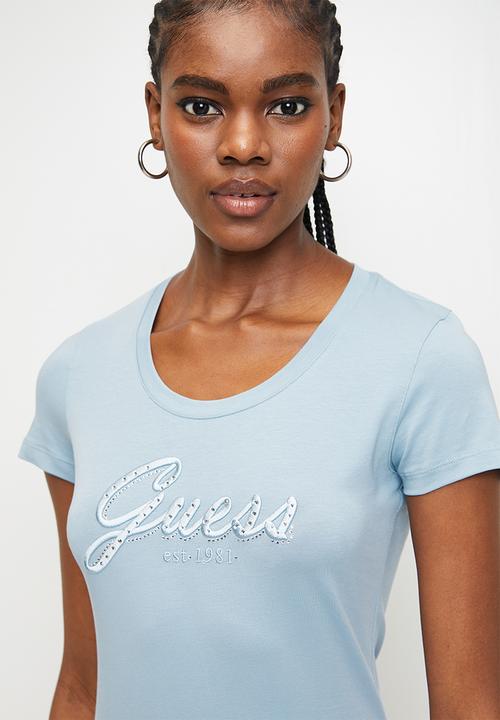 GUESS - Cn Ss Embro Script Logo Tee - Nimbus Blue