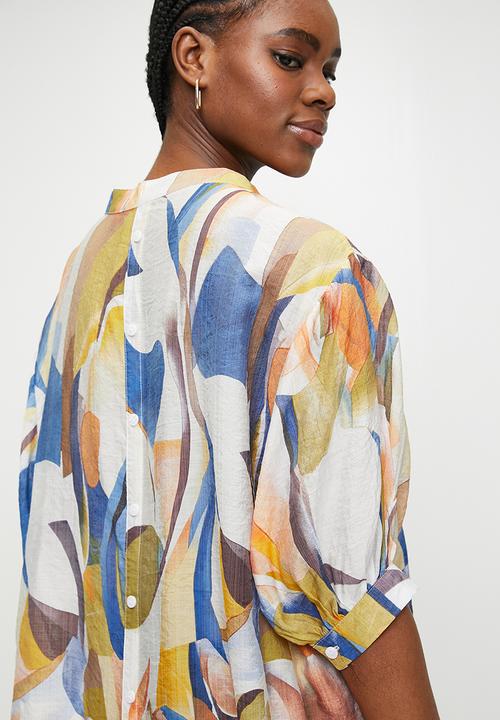 Stella Morgan - Half Sleeve Oversized Batwing Blouse With Centre Back Button Detail - Blue