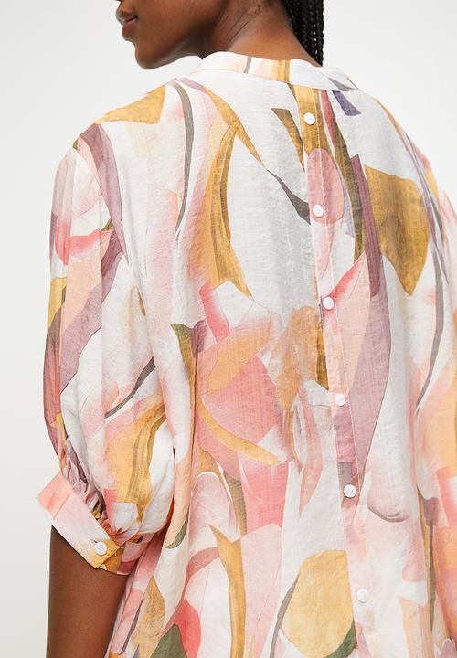 Stella Morgan - Half Sleeve Oversized Batwing Blouse With Centre Back Button Detail - Multi Coral