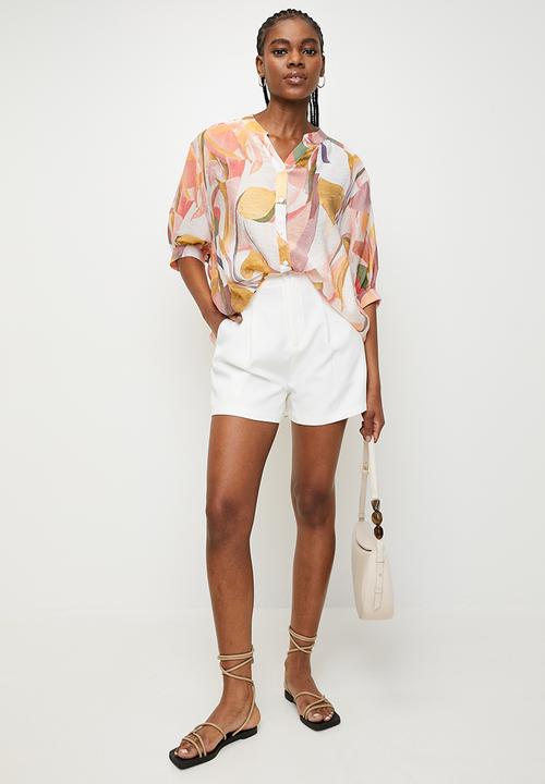 Stella Morgan - Half Sleeve Oversized Batwing Blouse With Centre Back Button Detail - Multi Coral