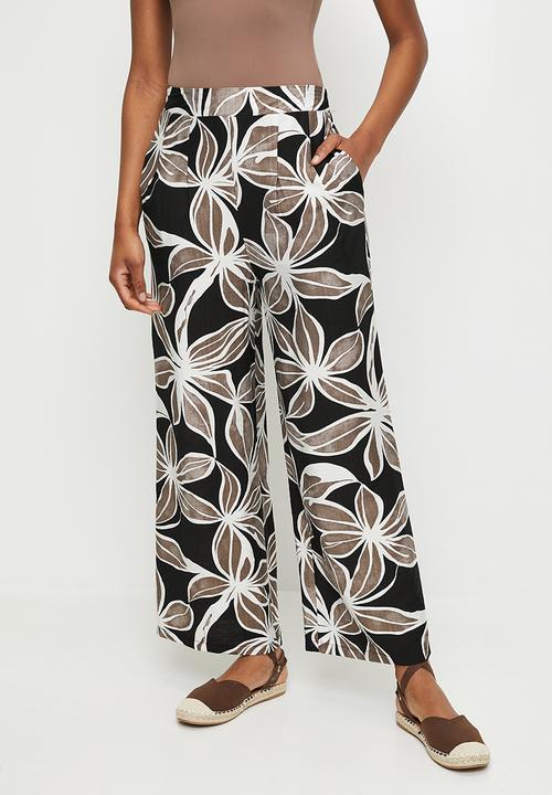 Izabel London - Wide Leg Pallazzo Pant With Large Floral Print - Multi Black