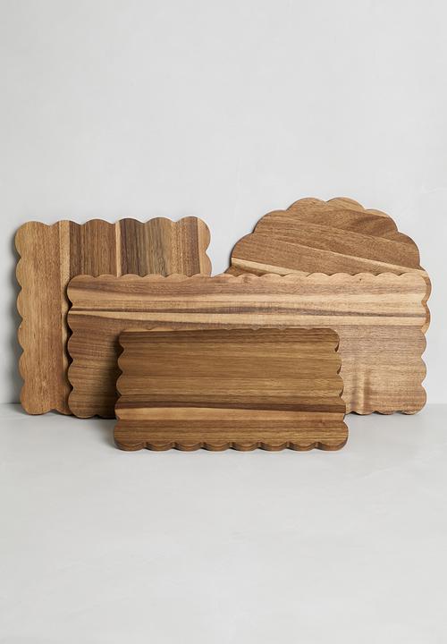 Home Classix - Scalloped Edge Wooden Board 36.5x36.5x1.5cm - brown