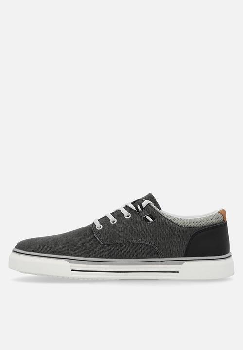 Hush Puppies - Jeromiah - Black