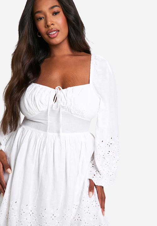 boohoo - Plus woven broderie tie detail milkmaid mini dress -  white