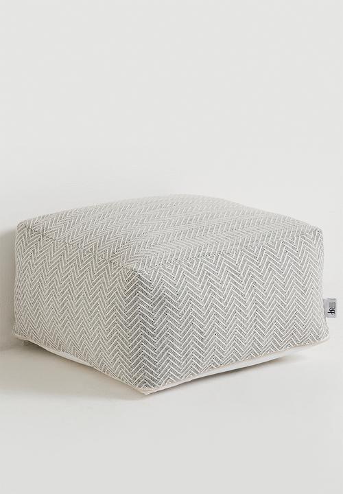 Sixth Floor - Poly pouf - Grey