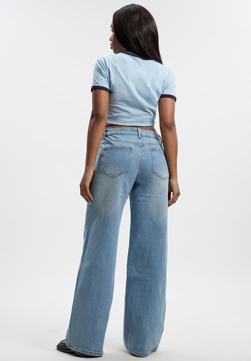 boohoo - Boohoo basics straight leg jeans in light blue - light blue