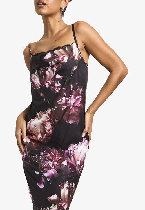 boohoo - Lace trim floral maxi dress - black