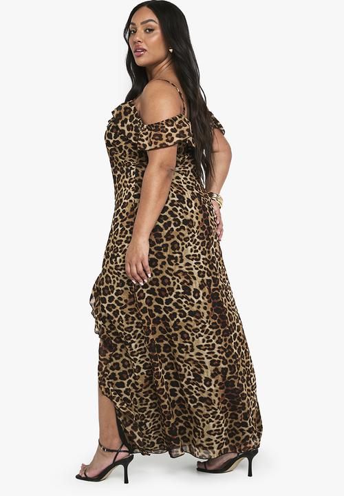 boohoo - Plus Chiffon Printed Ruffle Cold Shoulder Slip Dress -  Leopard